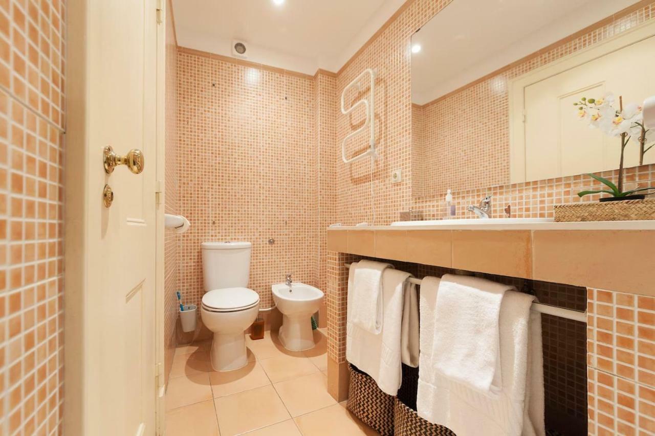 2 Bedroom With Patio Next To Avenida Da Liberdade * Lisboa
