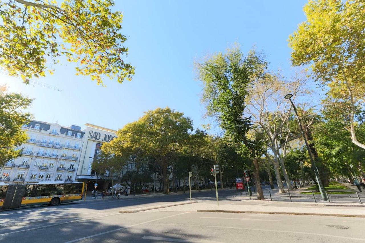 2 Bedroom With Patio Next To Avenida Da Liberdade Apartamento *